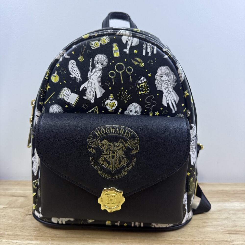 Loungefly Harry Potter Hogwarts Crest Mini Backpack Black/Gold Zip, Adjustable